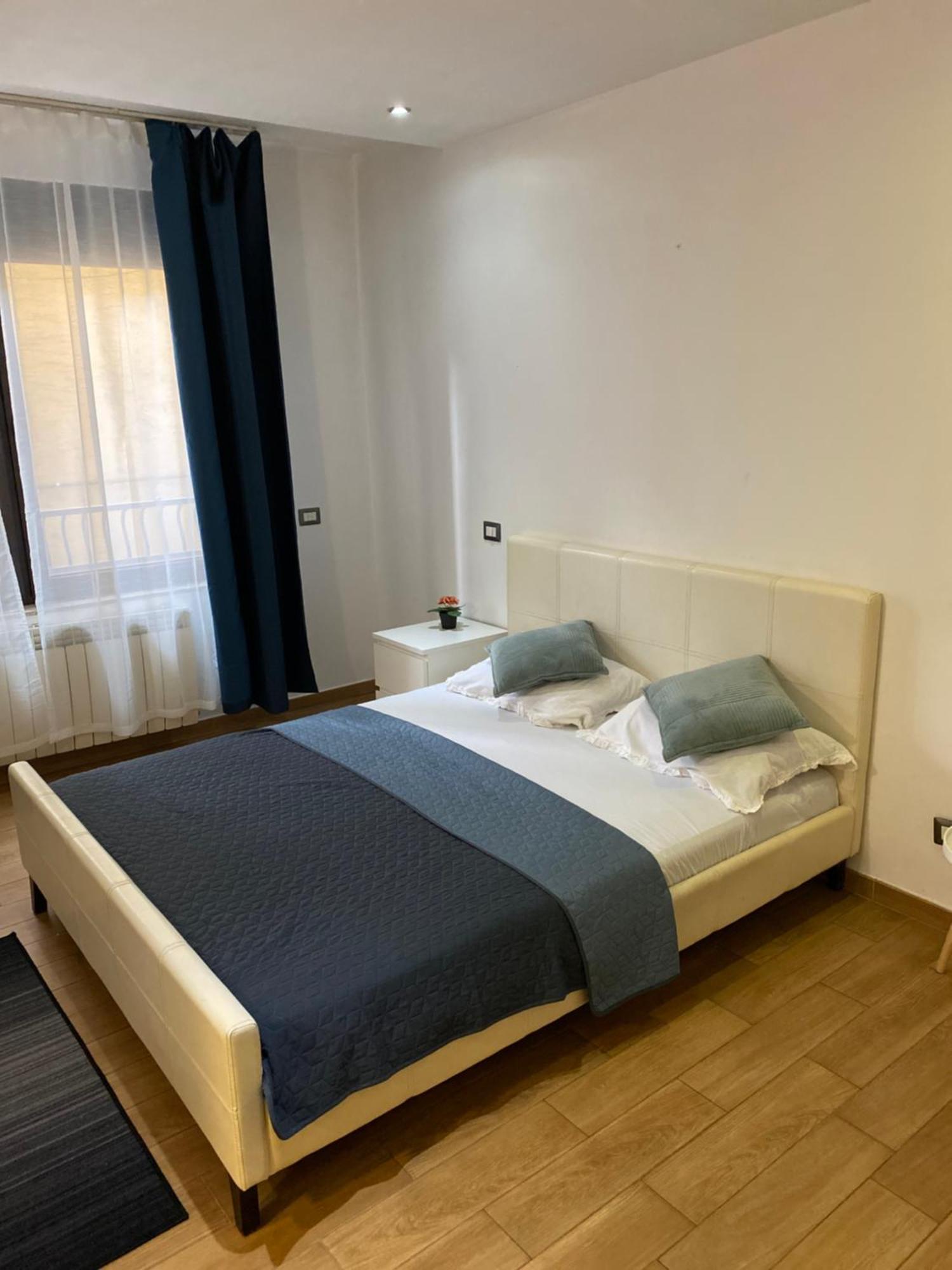 Royal Suite Unirii-2 Bdr Apartment Букурещ Екстериор снимка