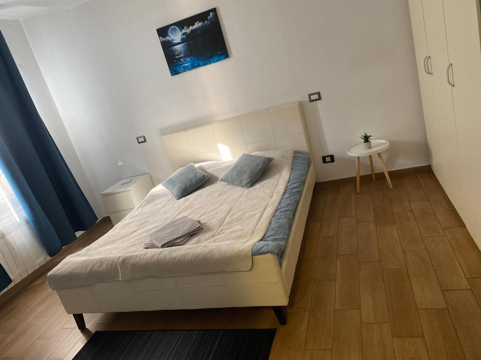 Royal Suite Unirii-2 Bdr Apartment Букурещ Екстериор снимка